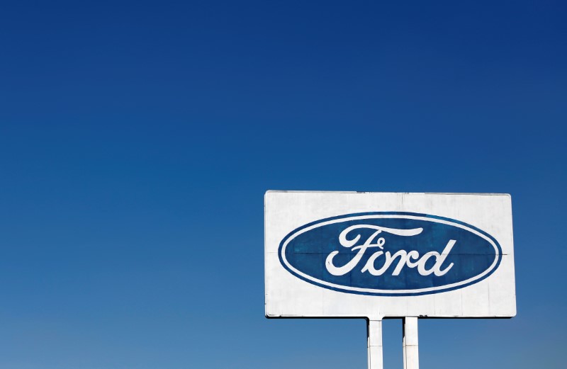 © Reuters. The Ford logo is seen at their plant in Cuatitlan Izcalli, Mexico