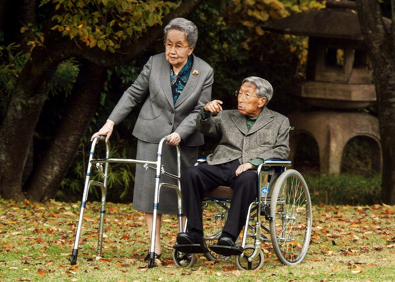 © Reuters. Príncipe Mikasa, e sua esposa, princesa Yuriko, em Tóquio