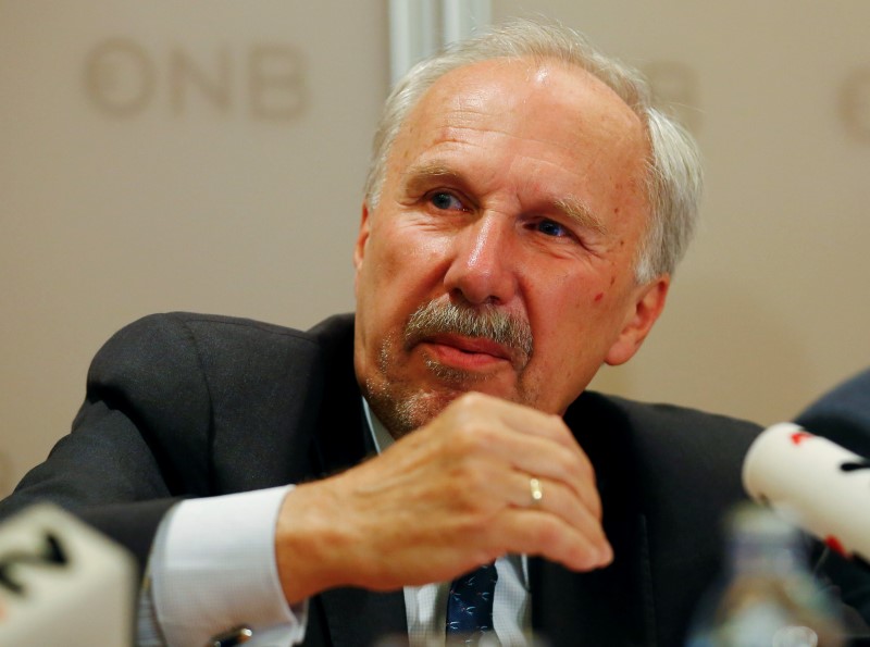 © Reuters. ECB member Nowotny attends a news conference in Vienna