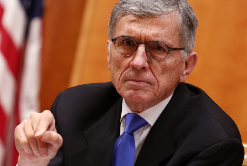 © Reuters. Federal Communications Commission Chairman Tom Wheeler speaks at the FCC Net Neutrality hearing in Washington