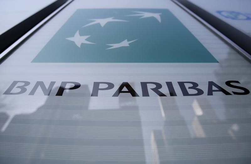 © Reuters. A logo of BNP Paribas is seen outside its Tokyo headquarters