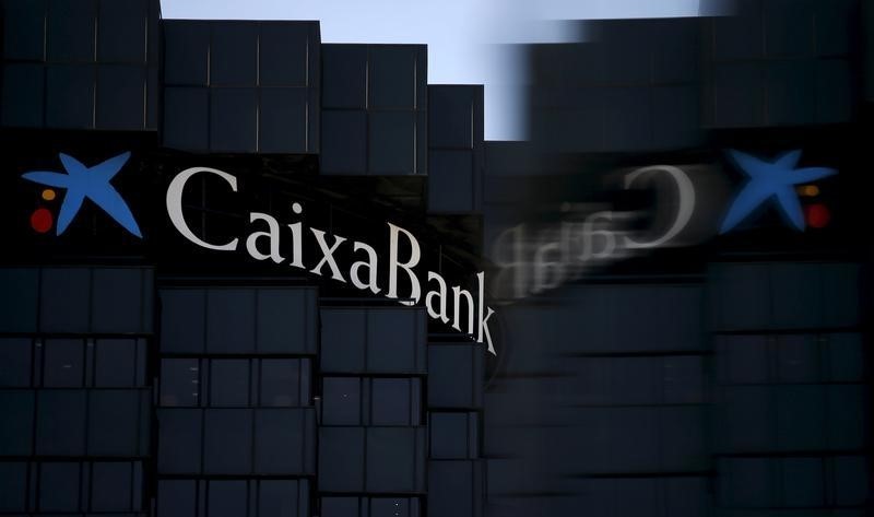 © Reuters. Caixabank aumenta su beneficio un 15 por ciento en el tercer trimestre
