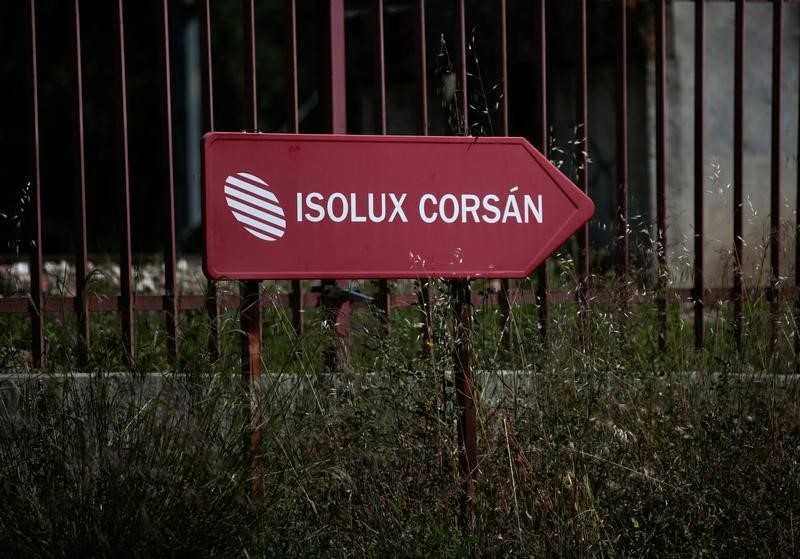 © Reuters. Isolux y sindicatos acuerdan 435 despidos, un 9% de plantilla global