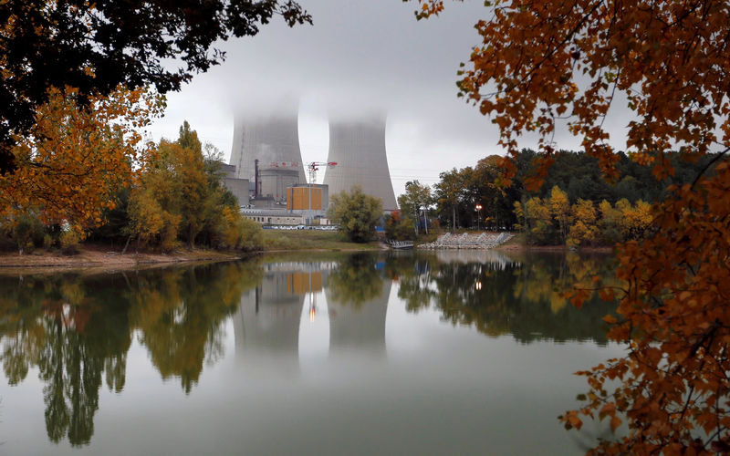 © Reuters. AVENIR INCERTAIN POUR LE NUCLÉAIRE EN FRANCE