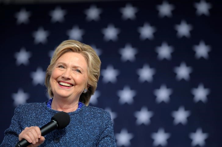 © Reuters. A candidata democrata à presidência dos Estados Unidos Hillary Clinton fala durante evento de campanha em Cedar Rapids, no Iowa, nos EUA