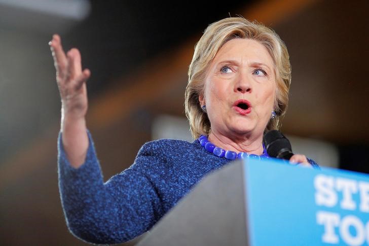 © Reuters. Clinton tendría una sólida ventaja en el voto anticipado, según un sondeo