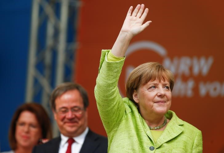 © Reuters. المحافظون بقيادة ميركل يحققون فوزا انتخابيا في كبرى ولايات ألمانيا