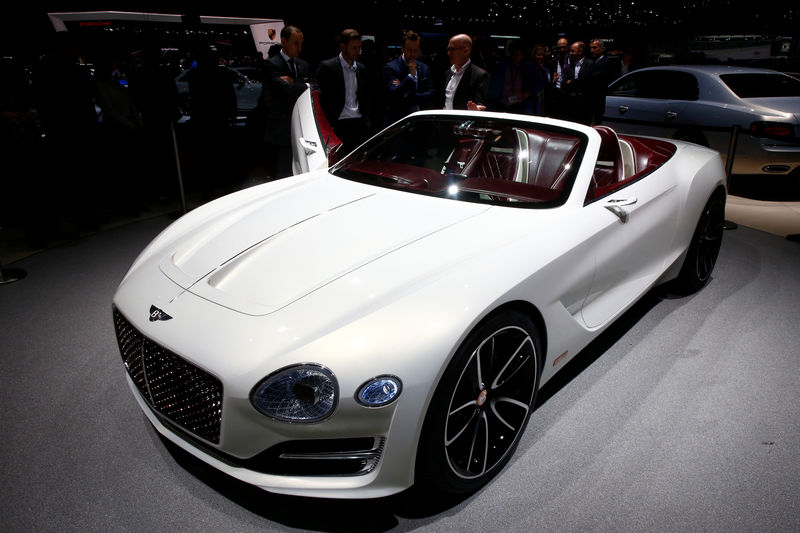 © Reuters. FILE PHOTO: Bentley EXP 12 Concept car is seen during the 87th International Motor Show at Palexpo in Geneva