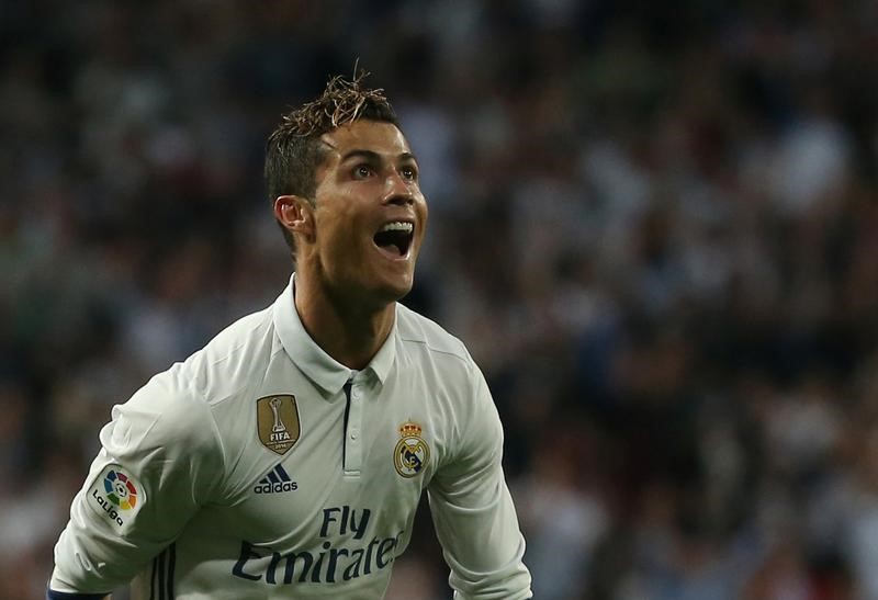 © Reuters. Un Ronaldo en racha podría llevar al Madrid a las puertas del título en Vigo