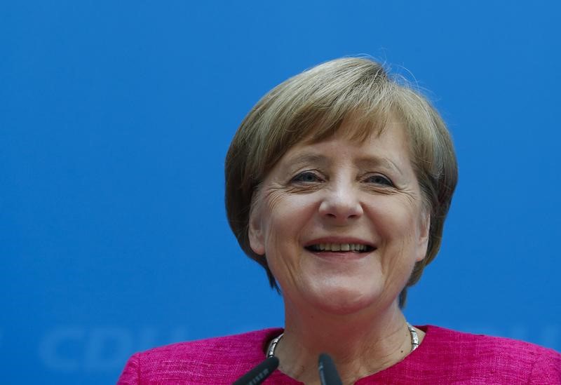 © Reuters. ميركل تتوقع ألا تصل ألمانيا إلى العدد المستهدف للسيارات الكهربائية