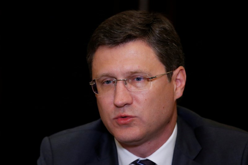 © Reuters. Russia's Energy Minister Alexander Novak attends a joint briefing in Beijing