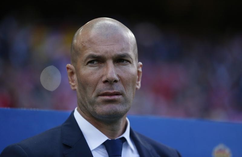 © Reuters. Real Madrid coach Zinedine Zidane