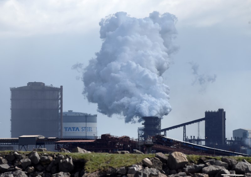 © Reuters. FILE PHOTO: Tata steelworks Port Talbot, Wales,