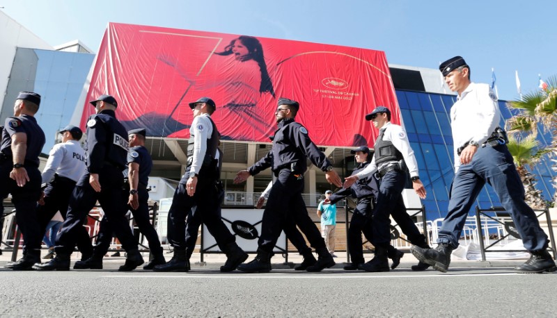 © Reuters. SÉCURITÉ MAXIMALE POUR LE 70E FESTIVAL DE CANNES