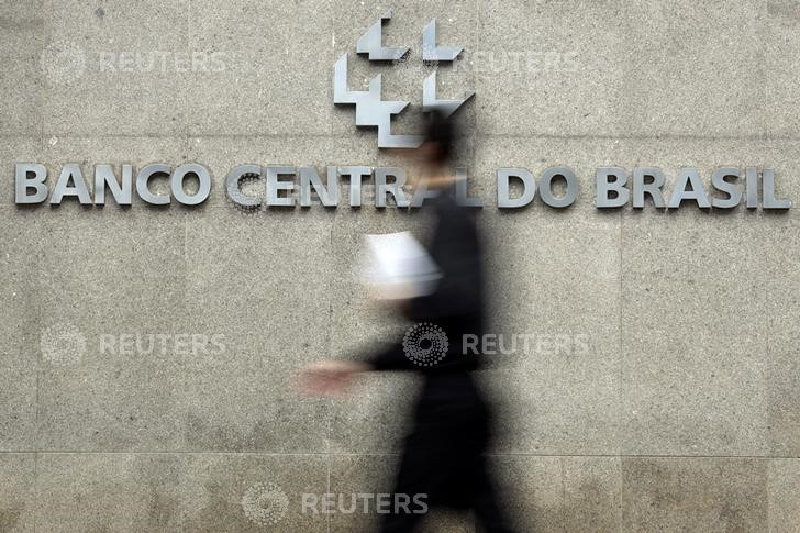 © Reuters. Logo do Banco Central na sede de Brasília