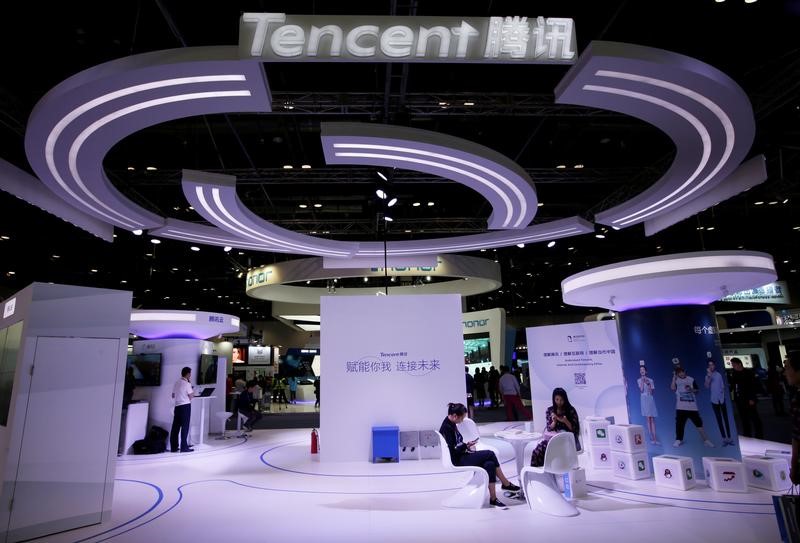 © Reuters. Tencent's booth is pictured at the GMIC in Beijing