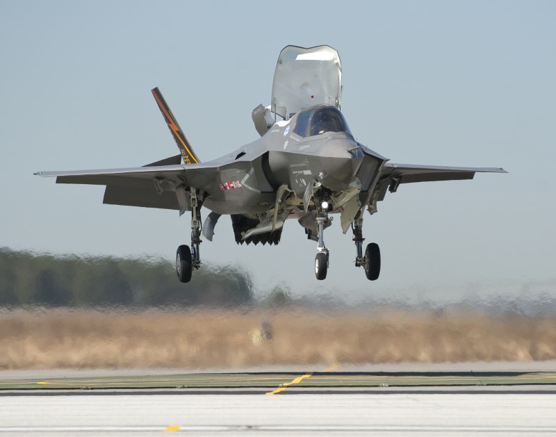 © Reuters. The F-35 Lightning II, also known as the Joint Strike Fighter (JSF), is shown in this March 2010 file photograph