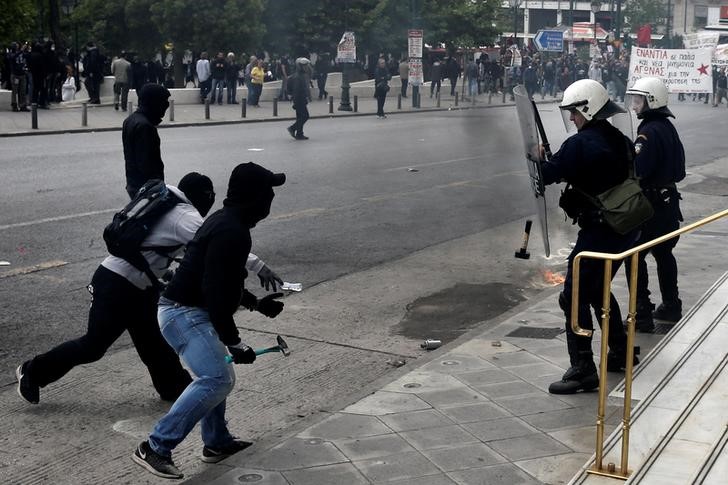 © Reuters. إضراب عام في اليونان للمطالبة بإنهاء إجراءات التقشف