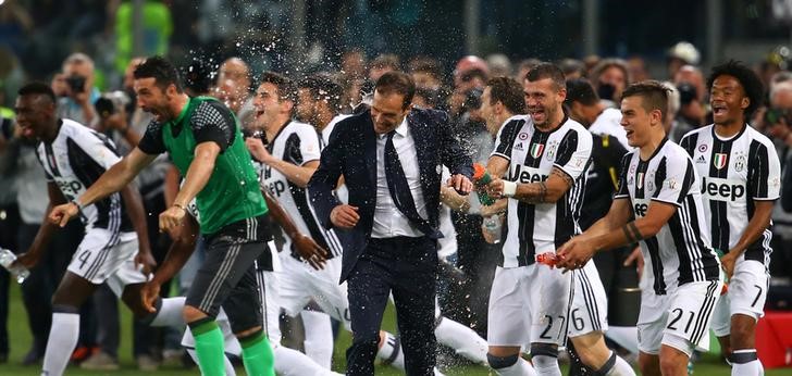 © Reuters. يوفنتوس يحرز لقب كأس ايطاليا ويبقي على آماله في نيل الثلاثية