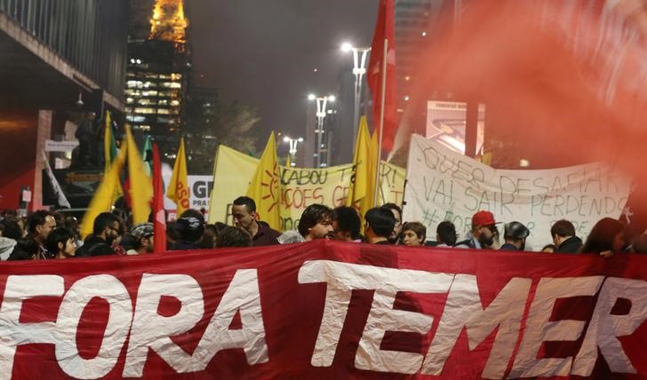 © Reuters. Manifestantes protestam contra Temer em São Paulo