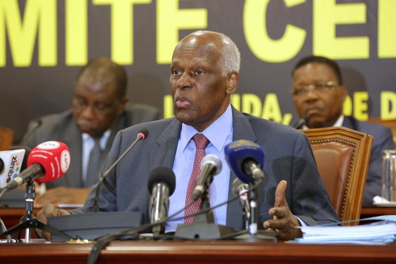 © Reuters. La oposición de Angola exige información sobre la salud del presidente