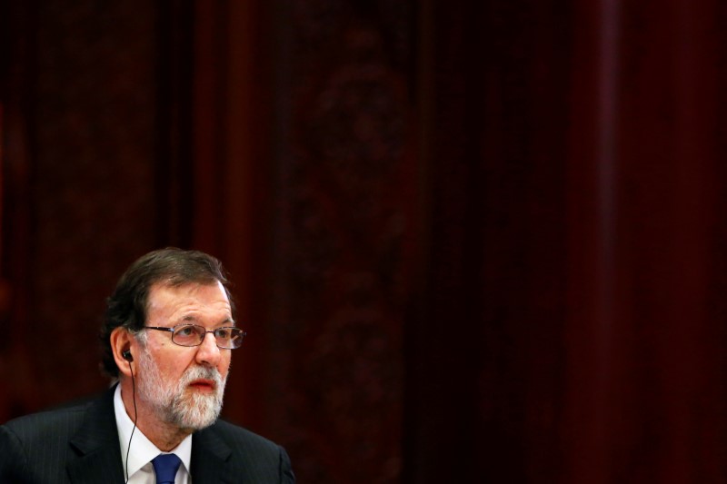 © Reuters. حزب بوديموس الإسباني يتقدم بطلب لسحب الثقة من رئيس الحكومة