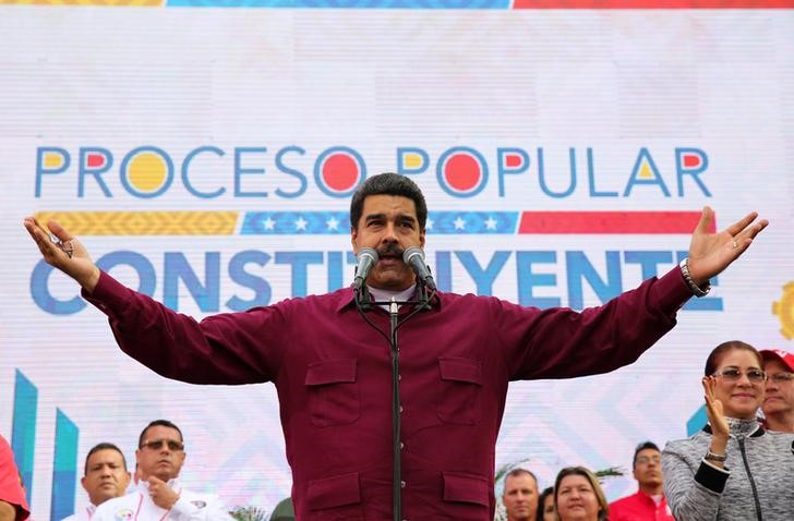 © Reuters. Presidente da Venezuela, Nicolás Maduro, discursa em cerimônia no Palácio de Miraflores