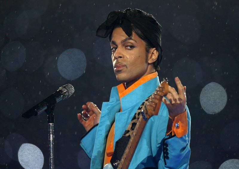 © Reuters. Los herederos del cantante Prince serán sus seis hermanos