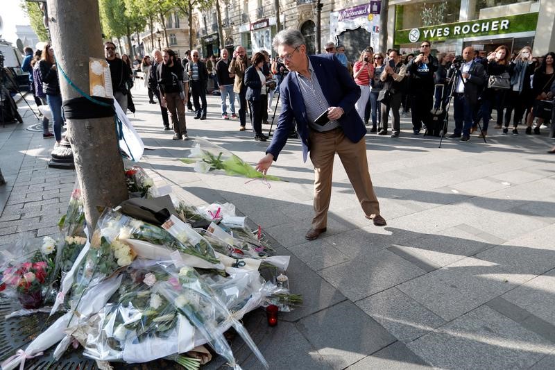 © Reuters. Un hombre vinculado al tiroteo de los Campos Elíseos, investigado formalmente