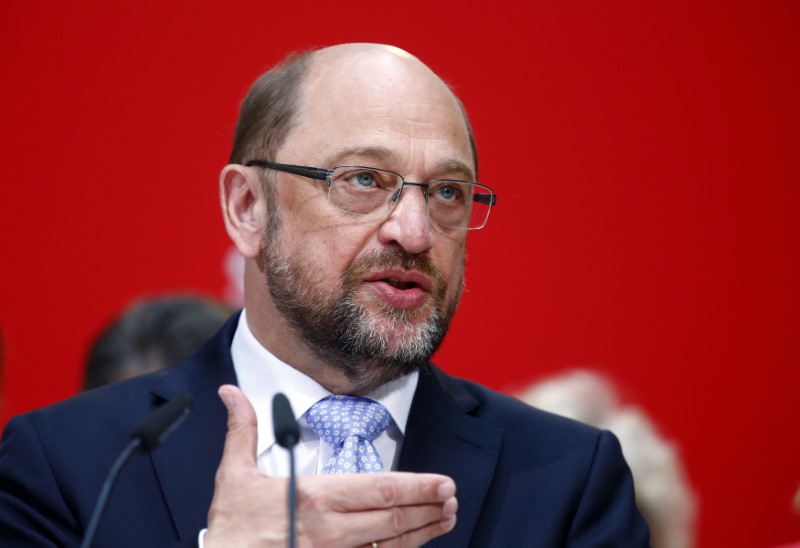 © Reuters. Social Democratic Party (SPD) leader Martin Schulz addresses during a news conference in Berlin