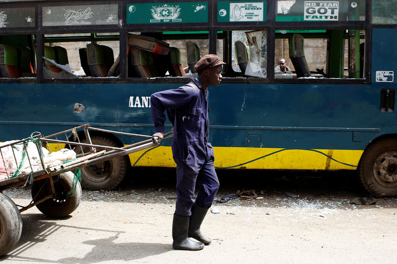 © Reuters. الشركات تفتح أبوابها في العاصمة الكينية رغم دعوة المعارضة للإضراب