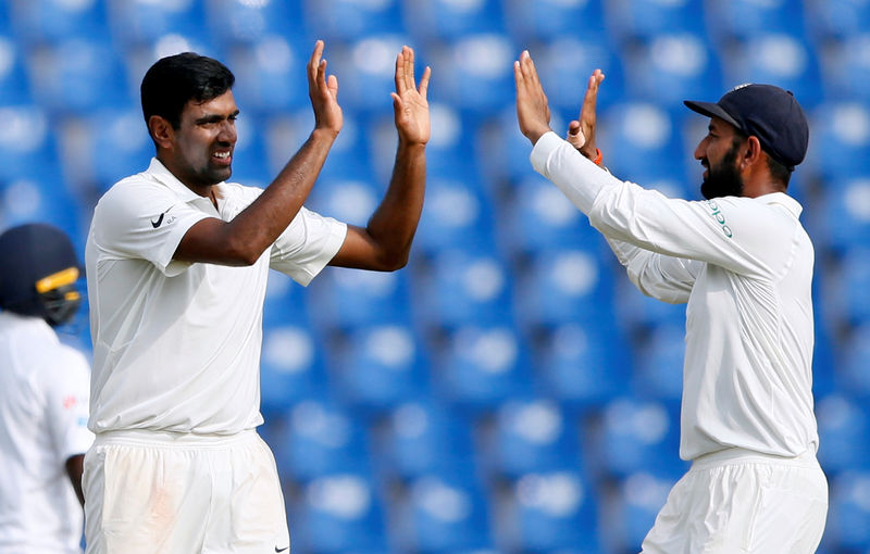 © Reuters. FILE PHOTO: Cricket - Sri Lanka v India - Third Test Match