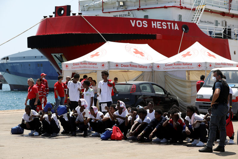 © Reuters. وكالة: انخفاض عدد المهاجرين الوافدين إلى إيطاليا في يوليو