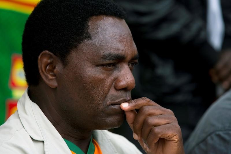 © Reuters. زعيم المعارضة ينفي تهمة الخيانة في قضية هزت زامبيا
