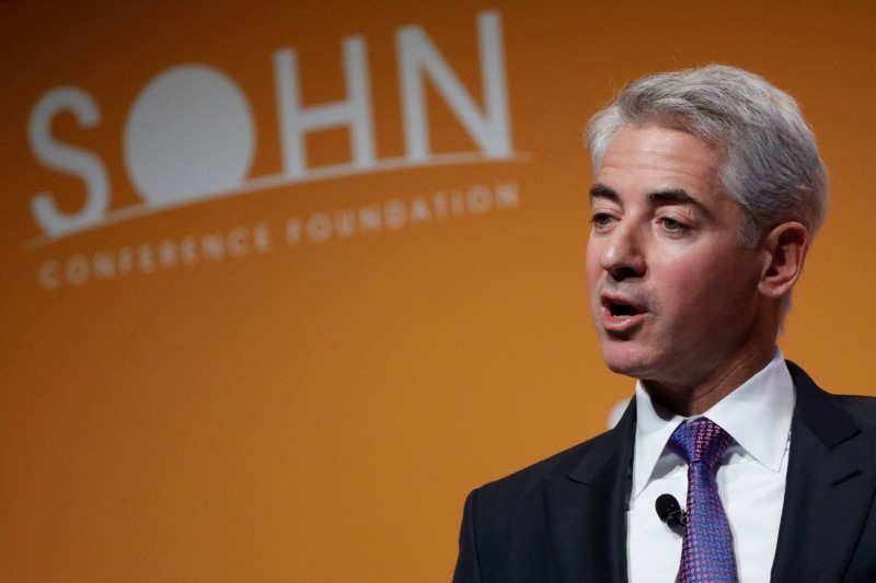 © Reuters. William 'Bill' Ackman, CEO and Portfolio Manager of Pershing Square Capital Management, speaks during the Sohn Investment Conference in New York City