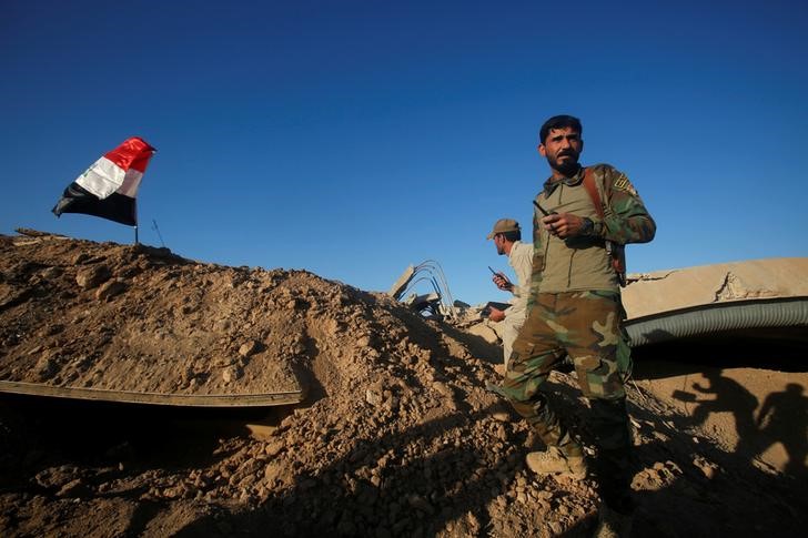 © Reuters. متحدث عسكري: العراق يبدأ قصف تلعفر استعدادا لهجوم بري