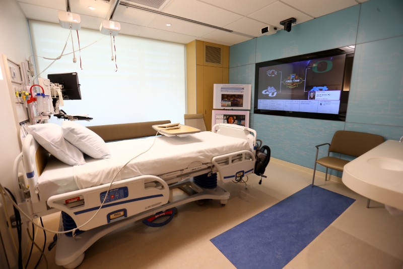 © Reuters. A patienst room at Kaiser Permanente Medical Center in San Diego