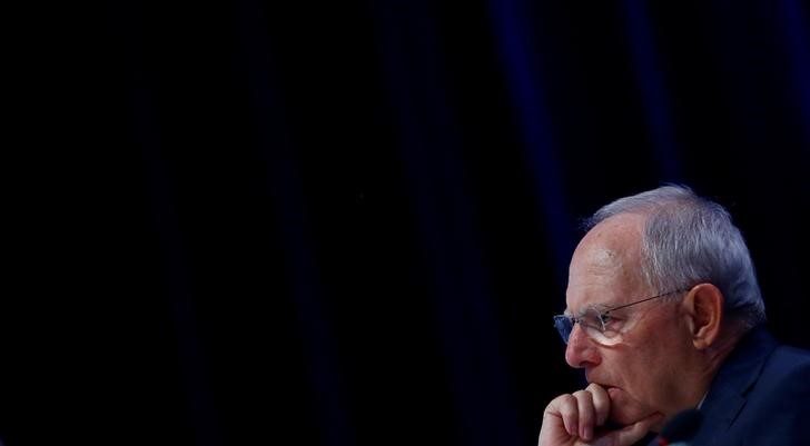 © Reuters. FILE PHOTO: German Finance Minister Schaeuble attends at an event of his CDU party's economic council in Berlin