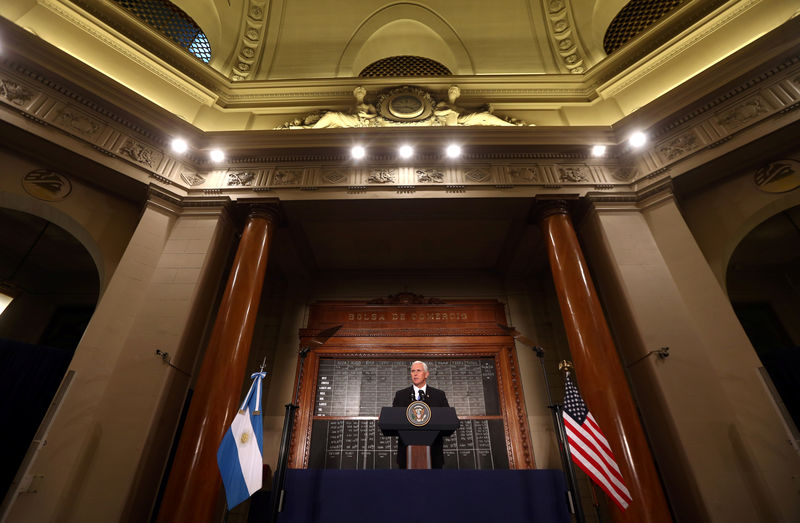 © Reuters. Pence faz discurso durante visita a Buenos Aires