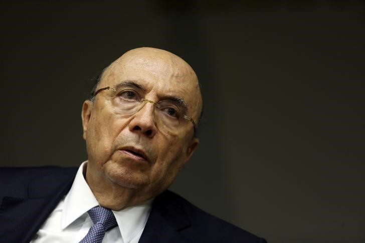 © Reuters. Ministro da Fazenda, Henrique Meirelles, durante reunião em Brasília, Brasil