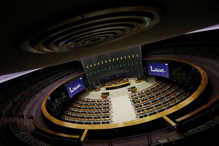 © Reuters. Vista geral do plenário da Câmara dos Deputados em Brasília, Brasil