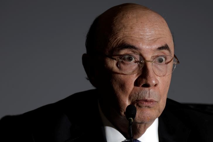 © Reuters. Ministro da Fazenda, Henrique Meirelles, durante entrevista coletiva em Brasília