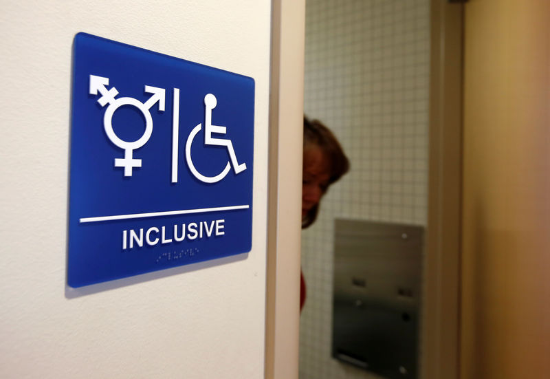 © Reuters. FILE PHOTO: A gender neutral bathroom is seen at the University of California, Irvine