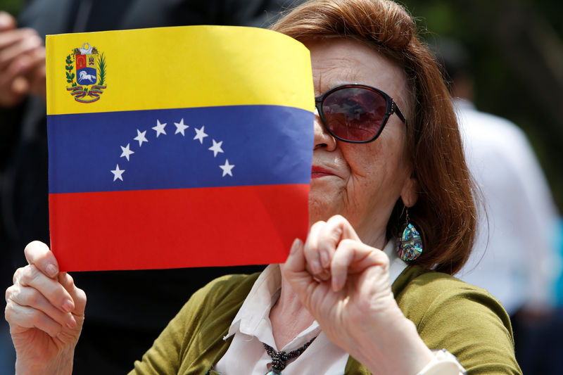 © Reuters. Venezuela ordena juzgar por lo civil a los manifestantes detenidos