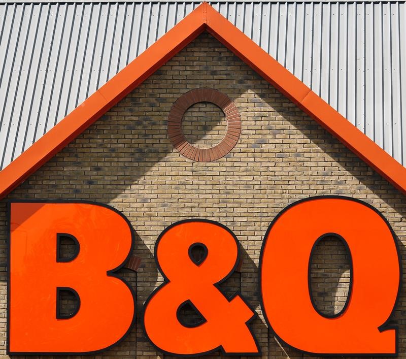 © Reuters. KINGFISHER: B&Q ET LA FRANCE ONT PESÉ SUR LES VENTES DU 2E TRIMESTRE