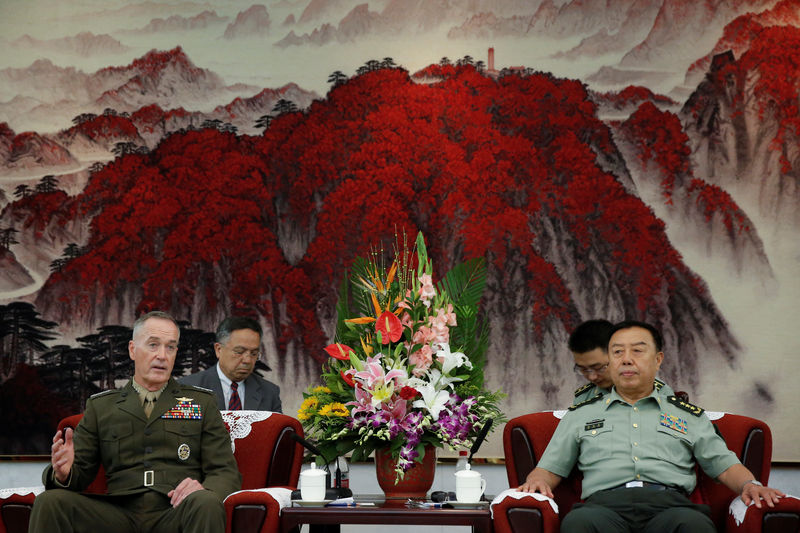 © Reuters. Chairman of U.S. Joint Chiefs of Staff Joseph Dunford meets China's Central Military Commission Vice Chairman Fan Changlong in Beijing