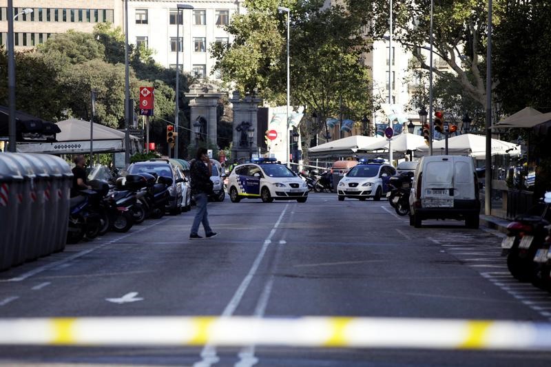 © Reuters. رئيس حكومة قطالونيا: اعتقال شخصين وإصابة 80 بعد واقعة دهس في برشلونة