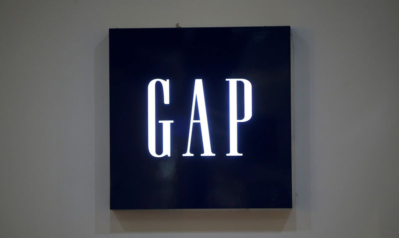 © Reuters. FILE PHOTO -  Logo of GAP clothing retailer is seen at company's store at Tbilisi Mall in Tbilisi