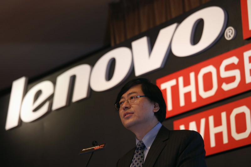 © Reuters. Lenovo Chairman and CEO Yang Yuanqing speaks during a news conference announcing the company's annual results in Hong Kong