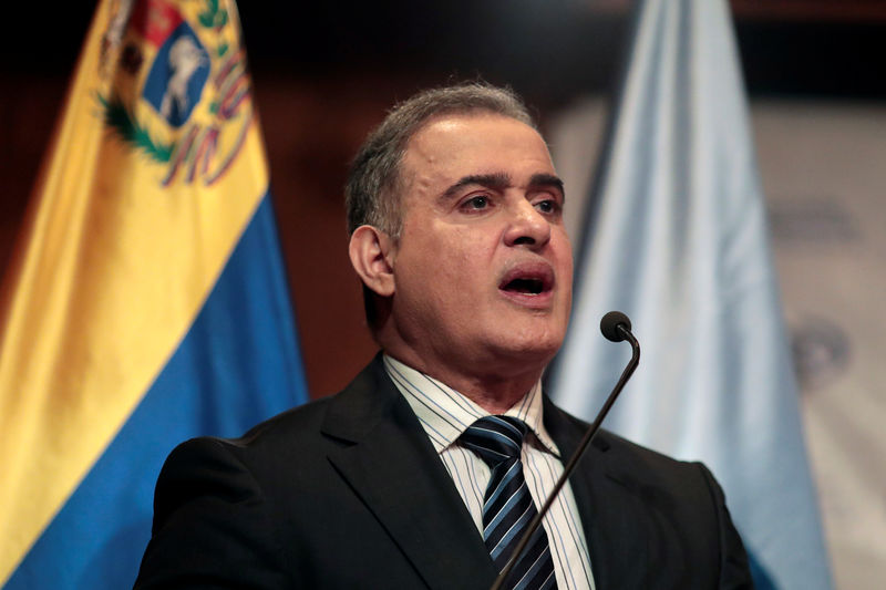 © Reuters. Novo procurador-geral da Venezuela, Tarek William Saab, durante coletiva de imprensa, em Caracas